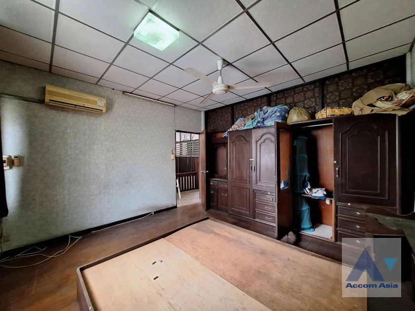 6  3 br House For Sale in Sukhumvit ,Bangkok BTS Ekkamai AA38658