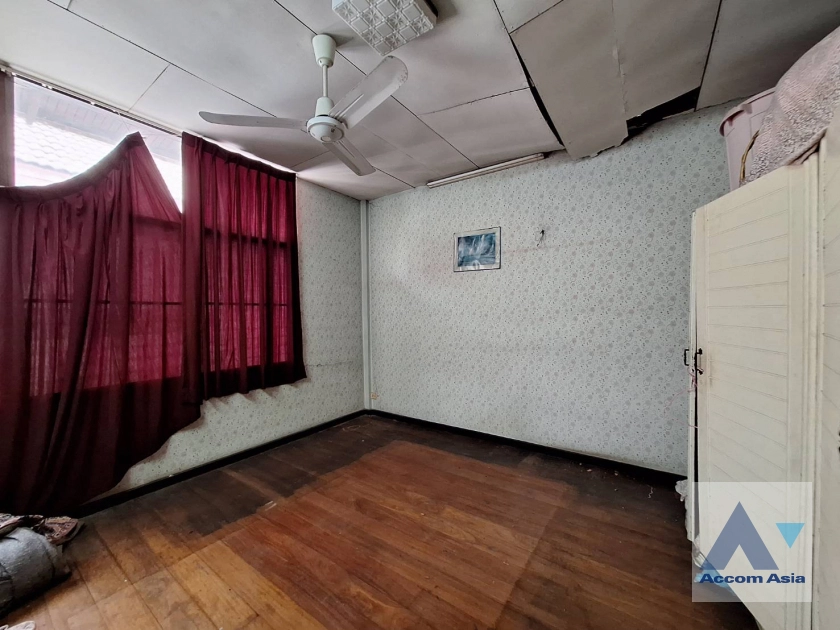 8  3 br House For Sale in Sukhumvit ,Bangkok BTS Ekkamai AA38658