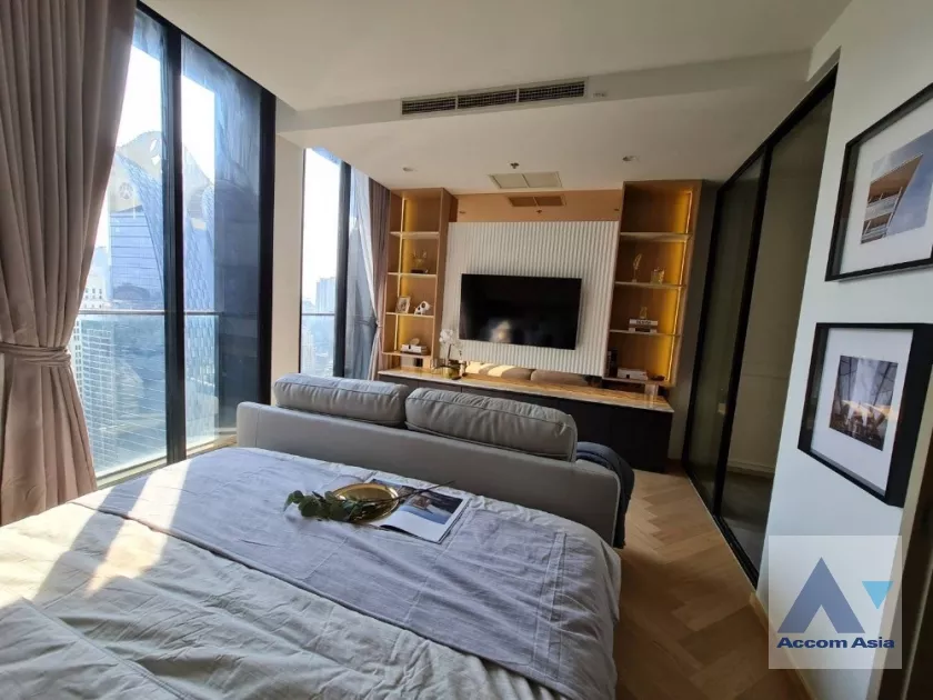 unit 1 Bedroom  Condominium For Rent & Sale in Ploenchit, Bangkok  near BTS Ploenchit (AA38659)