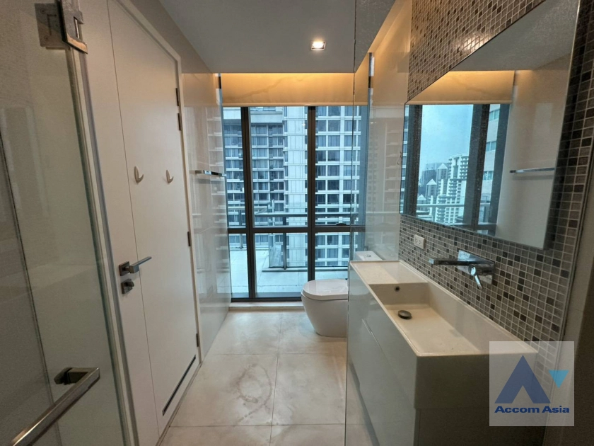 12  2 br Condominium for rent and sale in Sukhumvit ,Bangkok BTS Asok at The Room Sukhumvit 21 AA38661
