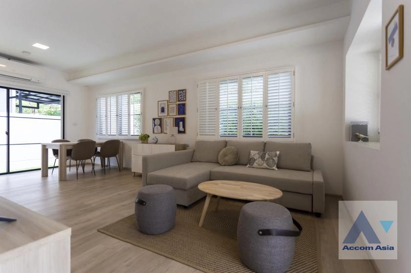 unit 3 Bedrooms  Townhouse For Rent in Samutprakan, Samutprakan  (AA38674)