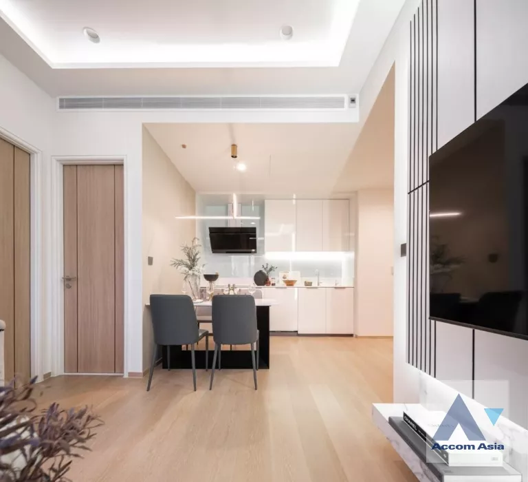 unit 2 Bedrooms  Condominium For Rent & Sale in Silom, Bangkok  near BTS Chong Nonsi (AA38678)