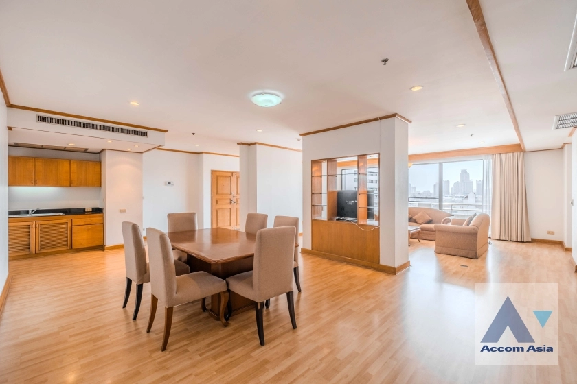  1  4 br Apartment For Rent in Sukhumvit ,Bangkok BTS Ekkamai at High-Rise Living with a Large Balcony Apartment in Ekkamai AA38682