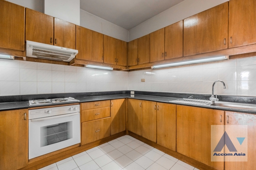 7  4 br Apartment For Rent in Sukhumvit ,Bangkok BTS Ekkamai at High-Rise Living with a Large Balcony Apartment in Ekkamai AA38682