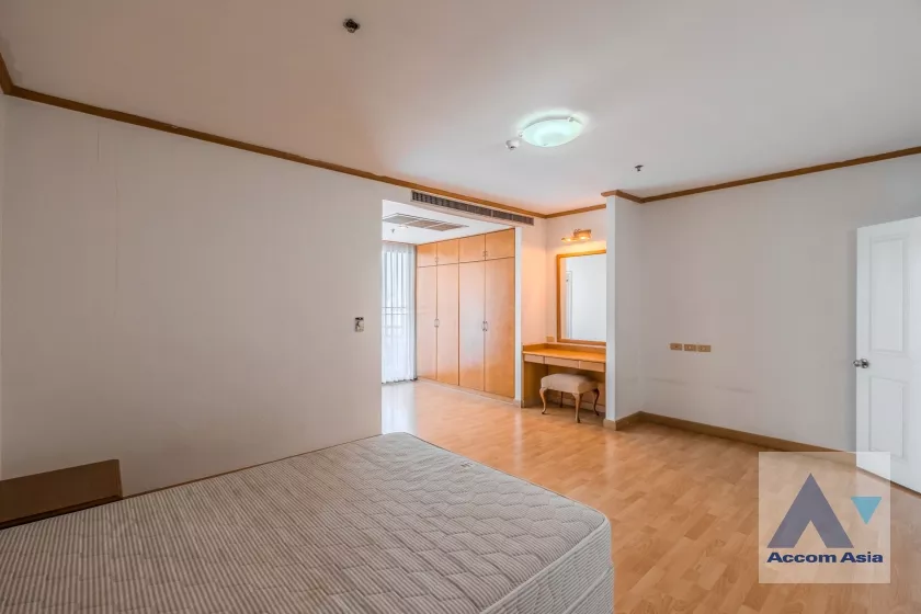 15  4 br Apartment For Rent in Sukhumvit ,Bangkok BTS Ekkamai at Comfort living and well service AA38682