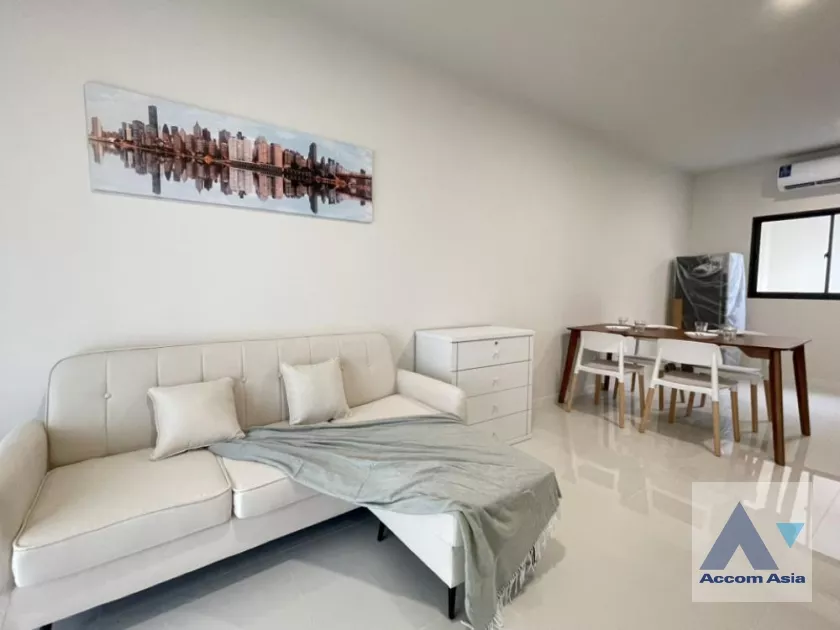 unit 2 Bedrooms  Townhouse For Rent in Samutprakan, Samutprakan  (AA38688)