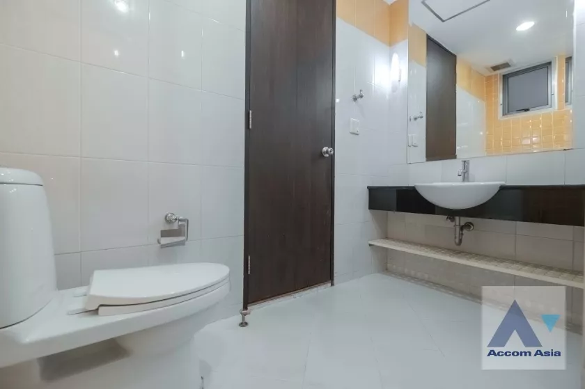21  3 br Condominium For Rent in Sukhumvit ,Bangkok BTS Asok - MRT Sukhumvit at CitiSmart Sukhumvit 18 AA38696