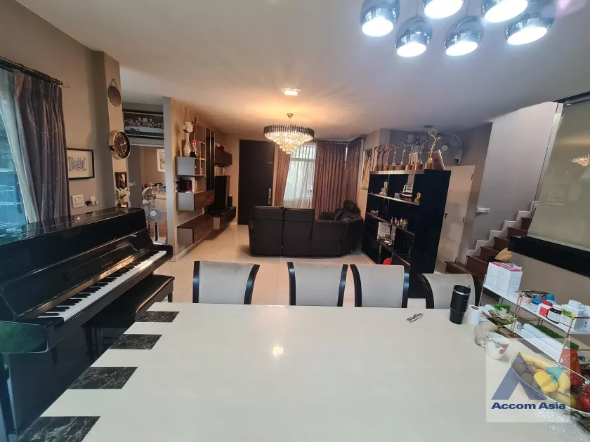 4  4 br House for rent and sale in Pattanakarn ,Bangkok ARL Ban Thap Chang at Manthana Onnut–Wongwaen 4 AA38697