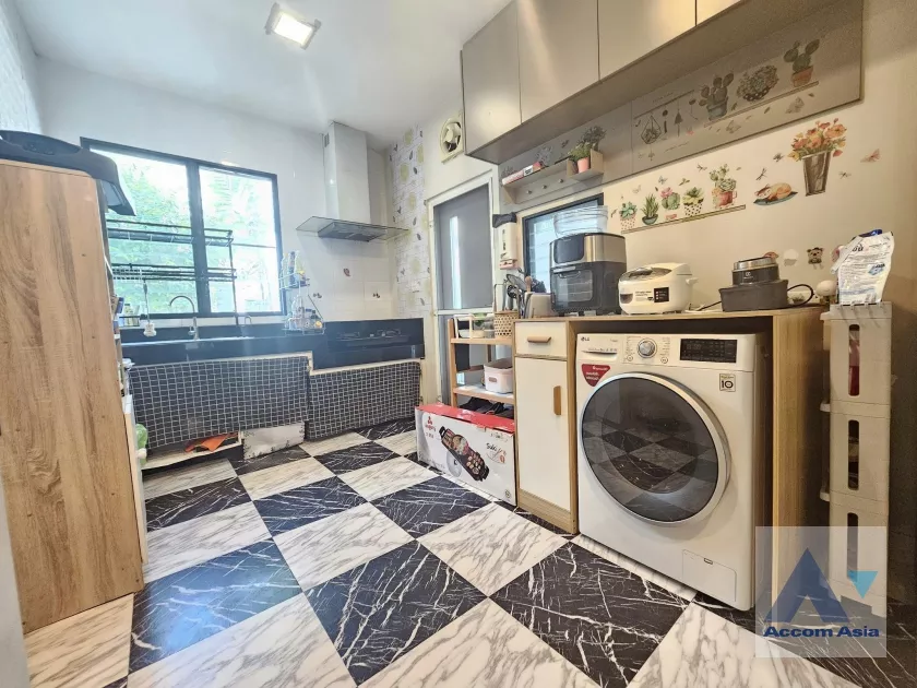 8  4 br House for rent and sale in Pattanakarn ,Bangkok ARL Ban Thap Chang at Manthana Onnut–Wongwaen 4 AA38697