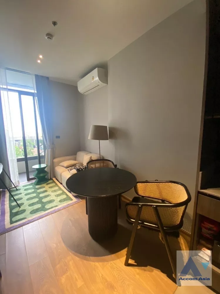 unit 1 Bedroom  Condominium For Rent & Sale in Sukhumvit, Bangkok  near BTS Ekkamai (AA38702)