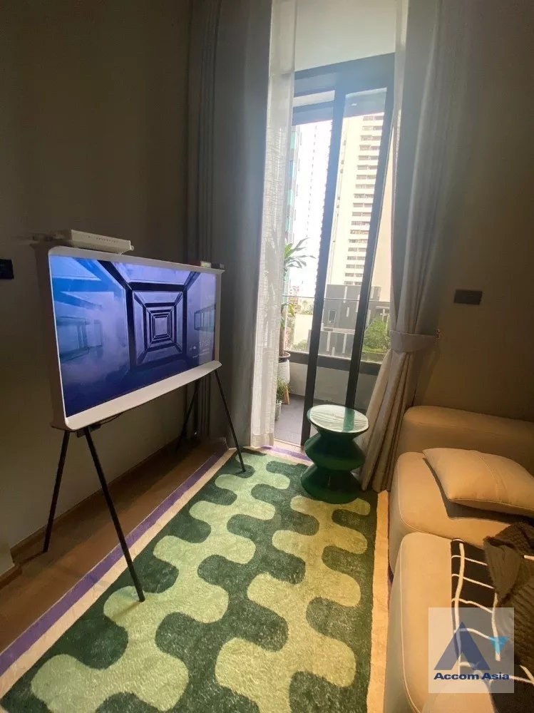 unit 1 Bedroom  Condominium For Rent & Sale in Sukhumvit, Bangkok  near BTS Ekkamai (AA38702)