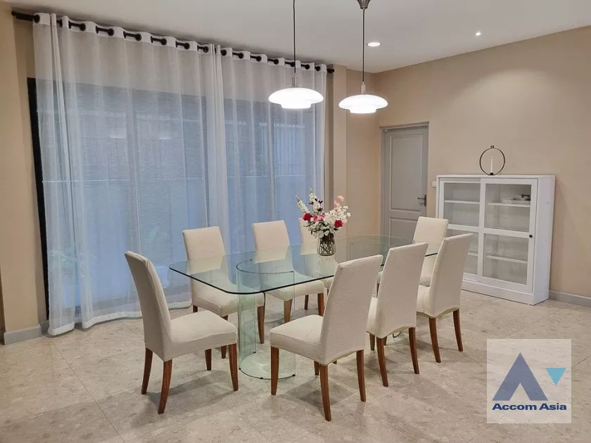 unitPet friendly |  4 Bedrooms  House For Rent in Petchkasem, Bangkok  (AA38705)