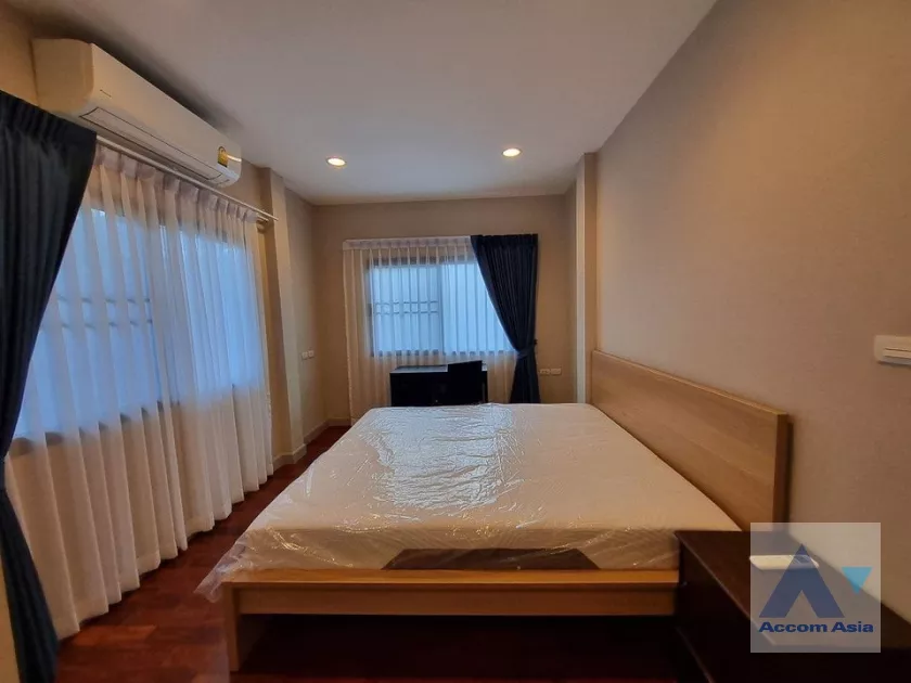 13  4 br House For Rent in Petchkasem ,Bangkok  at Grand Bangkok Boulevard Sathorn AA38705