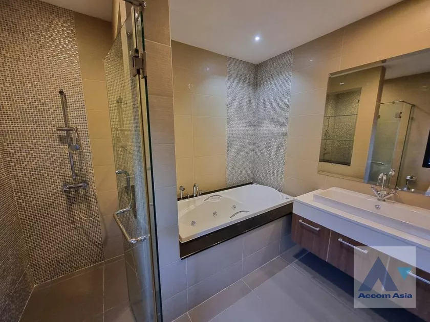 16  4 br House For Rent in Petchkasem ,Bangkok  at Grand Bangkok Boulevard Sathorn AA38705