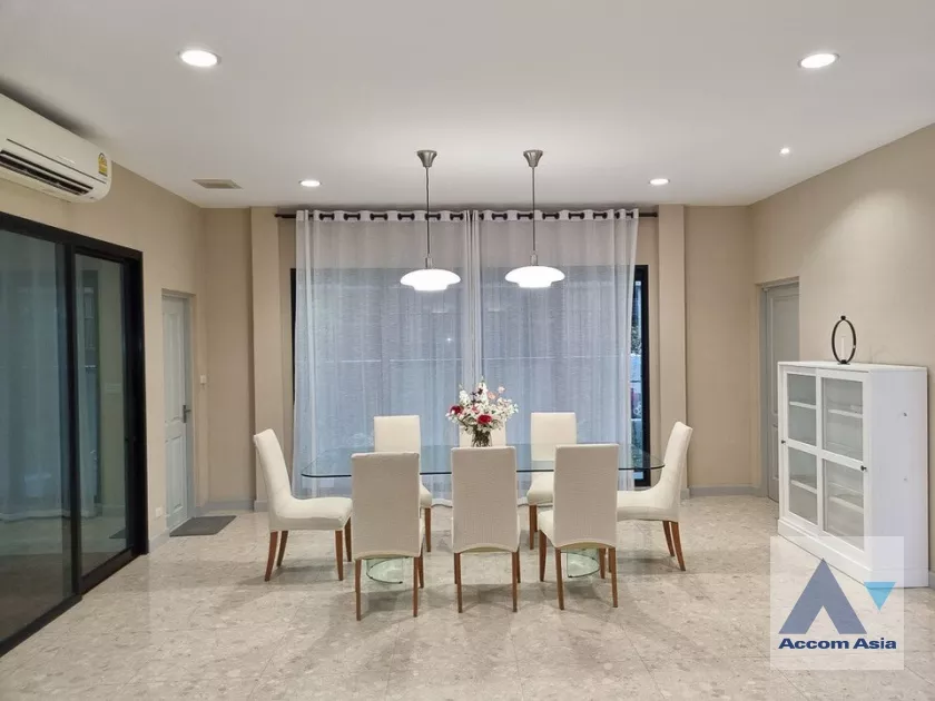 unitPet friendly |  4 Bedrooms  House For Rent in Petchkasem, Bangkok  (AA38705)