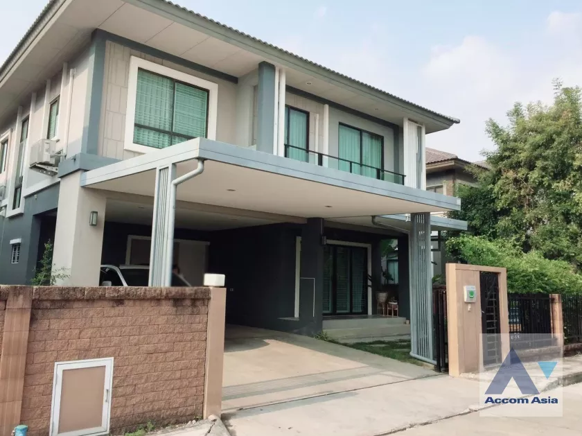 unit 3 Bedrooms  House For Rent & Sale in Pattanakarn, Bangkok  near BTS On Nut (AA38709)