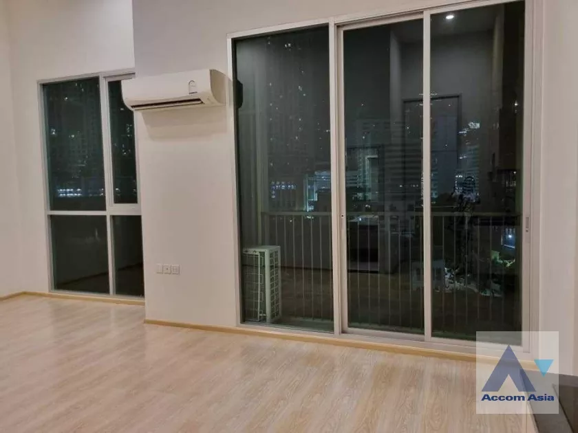  1  2 br Condominium For Sale in Ratchadaphisek ,Bangkok MRT Thailand Cultural Center at Noble Revolve Ratchada 2 AA38712
