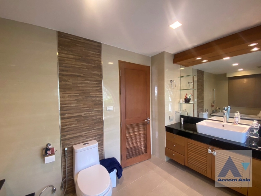 15  4 br Townhouse For Sale in Sukhumvit ,Bangkok BTS Asok - MRT Sukhumvit at Kiarti Thanee City AA38715