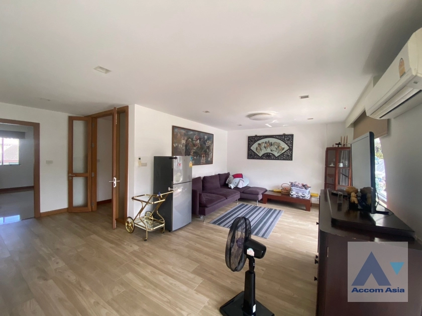 unitPet friendly |  4 Bedrooms  Townhouse For Sale in Sukhumvit, Bangkok  near BTS Asok - MRT Sukhumvit (AA38715)