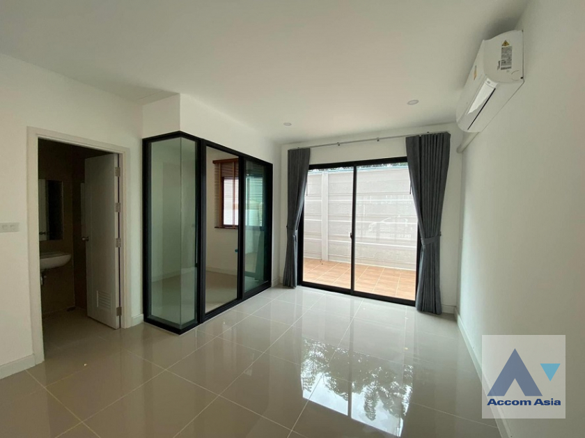 11  3 br House For Rent in Lat Phrao ,Bangkok ARL Hua Mak at Patio Srinakarin-Rama 9 AA38725