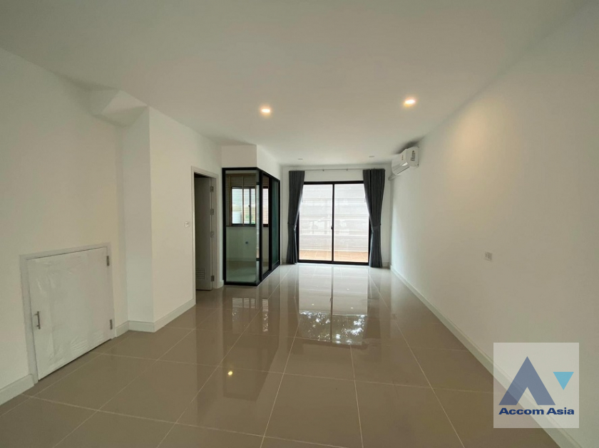 4  3 br House For Rent in Lat Phrao ,Bangkok ARL Hua Mak at Patio Srinakarin-Rama 9 AA38725