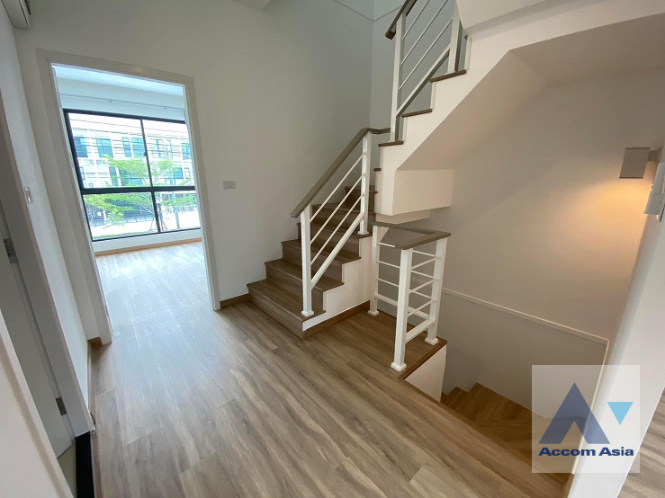 unit 3 Bedrooms  House For Rent in Lat Phrao, Bangkok  near ARL Hua Mak (AA38725)