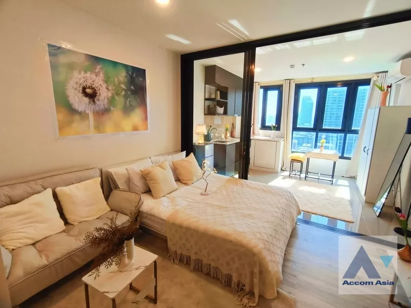 5  1 br Condominium For Rent in Ratchadapisek ,Bangkok MRT Sutthisan at XT Huaikhwang  AA38729