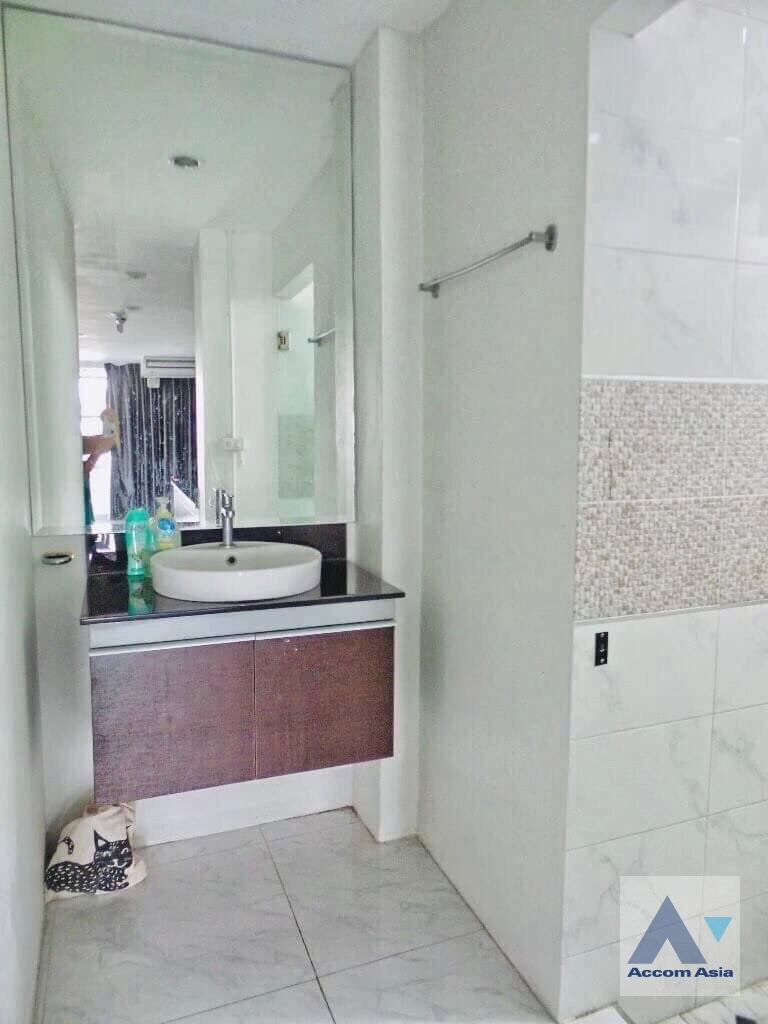 8  Building for rent and sale in Ratchadaphisek ,Bangkok MRT Thailand Cultural Center AA38741