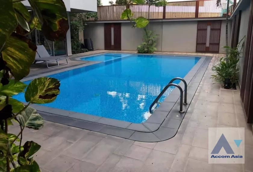  Relaxing Balcony - Walk to BTS Apartment  1 Bedroom for Rent BTS Thong Lo in Sukhumvit Bangkok