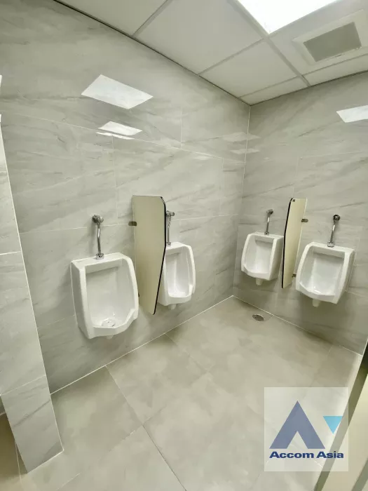 13  Office Space For Rent in Sukhumvit ,Bangkok BTS Asok - MRT Sukhumvit at Ocean Tower 2 AA38765