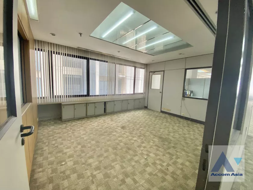 11  Office Space For Rent in Sukhumvit ,Bangkok BTS Asok - MRT Sukhumvit at Ocean Tower 2 AA38765