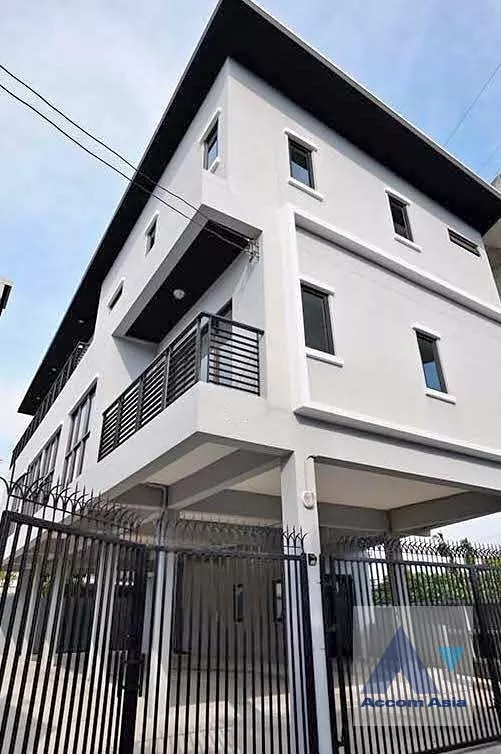  2  House For Rent in Pattanakarn ,Bangkok  AA38767