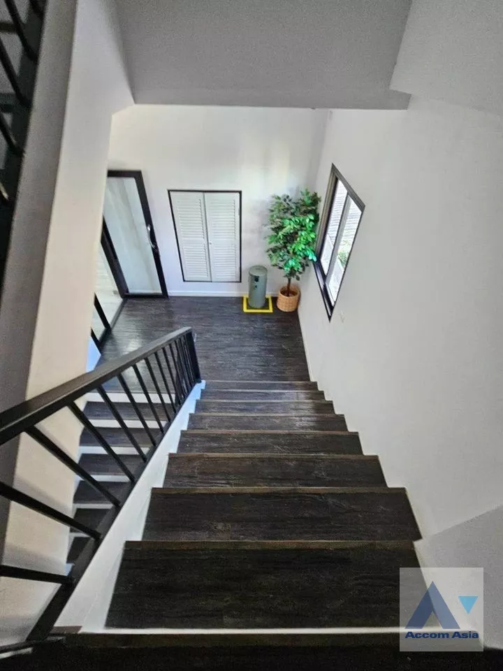 5  House For Rent in Pattanakarn ,Bangkok  AA38767