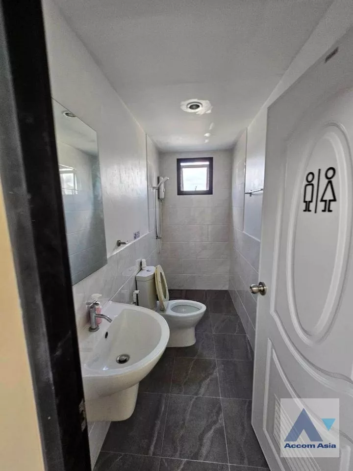 8  House For Rent in Pattanakarn ,Bangkok  AA38767