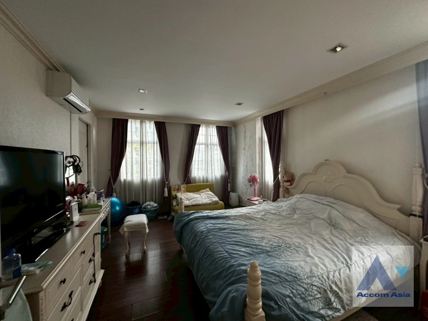 10  4 br Townhouse For Sale in Sukhumvit ,Bangkok BTS On Nut at Garden Square Sukhumvit 77 AA38771