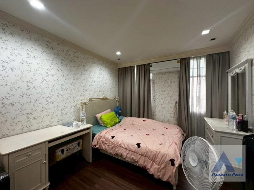 13  4 br Townhouse For Sale in Sukhumvit ,Bangkok BTS On Nut at Garden Square Sukhumvit 77 AA38771