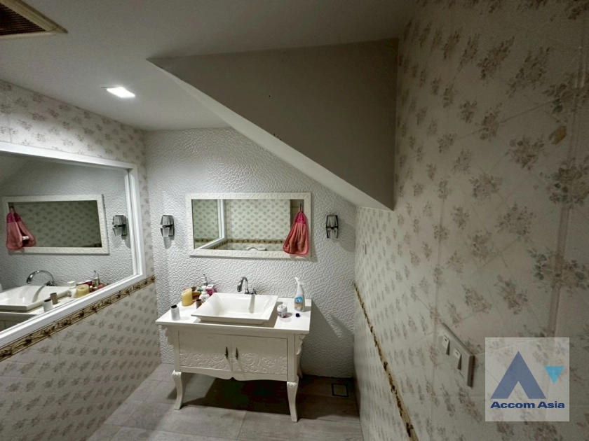 17  4 br Townhouse For Sale in Sukhumvit ,Bangkok BTS On Nut at Garden Square Sukhumvit 77 AA38771