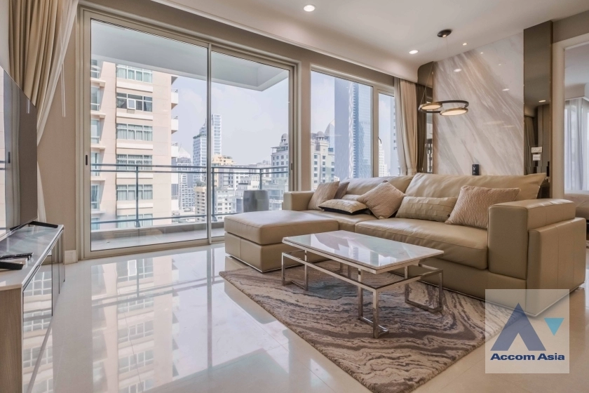  2 Bedrooms  Condominium For Rent in Ploenchit, Bangkok  near BTS Chitlom (AA38772)