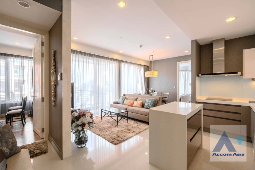  2 Bedrooms  Condominium For Rent in Ploenchit, Bangkok  near BTS Chitlom (AA38791)