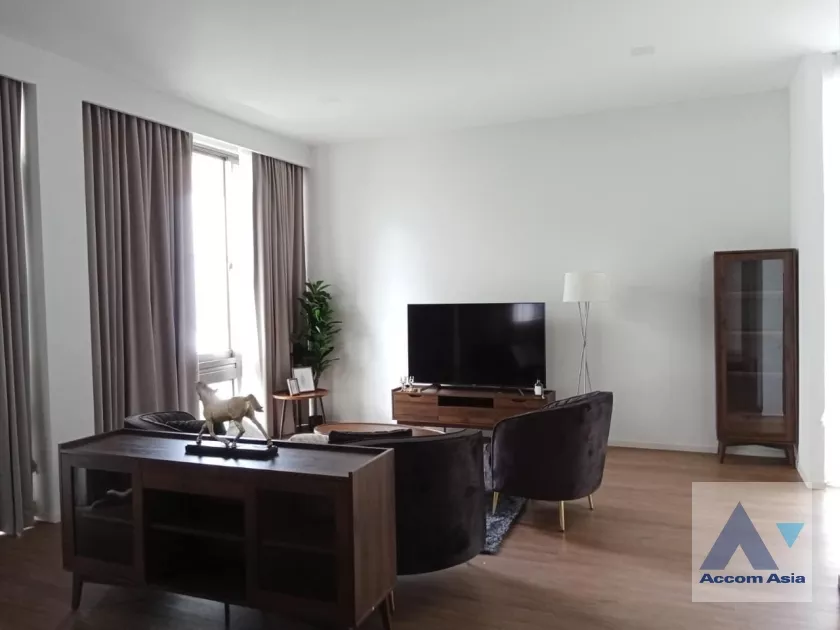 unitSuper Luxury, Split-type Air, Fully Furnished, Garden, Double High Ceiling, Duplex Condo |  3 Bedrooms  House For Sale in Latkrabang, Bangkok  near ARL Ban Thap Chang (AA38808)