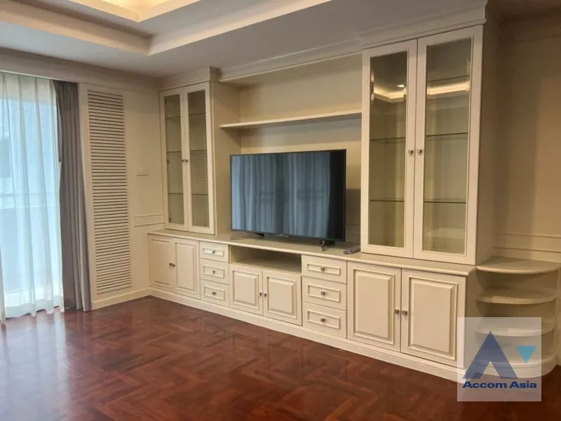 unit 2 Bedrooms  Apartment For Rent in Sukhumvit, Bangkok  near BTS Phrom Phong (AA38825)