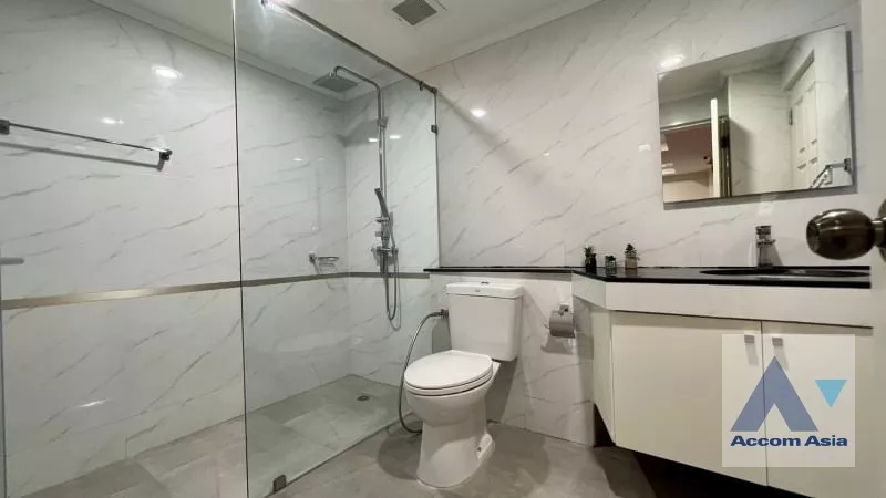 7  2 br Apartment For Rent in Sukhumvit ,Bangkok BTS Phrom Phong at Low-rise apartment, Walk 400m to BTS AA38825