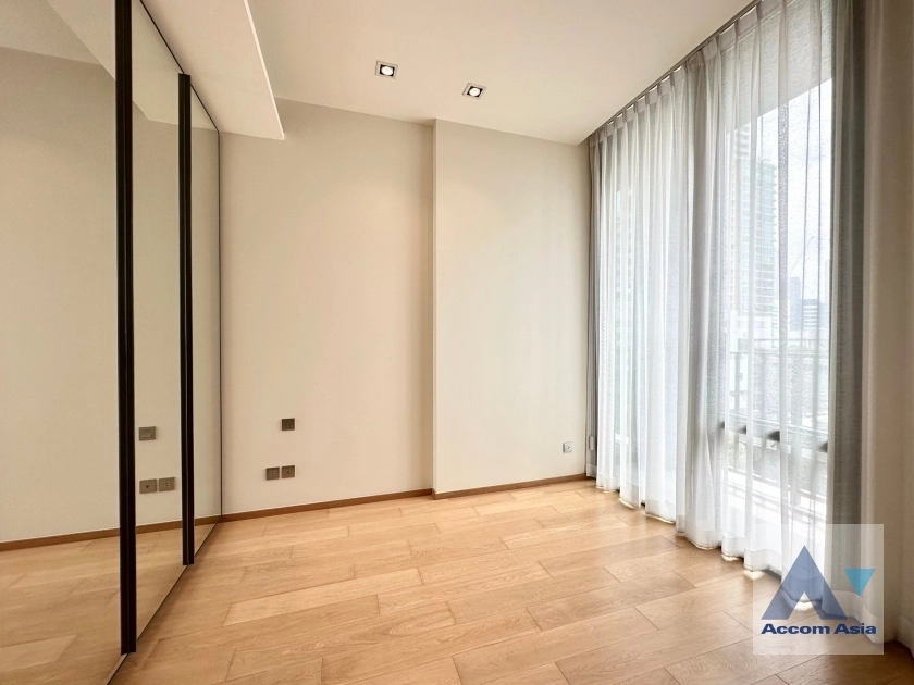 8  2 br Condominium For Sale in Ploenchit ,Bangkok BTS Chitlom at 28 Chidlom AA38831