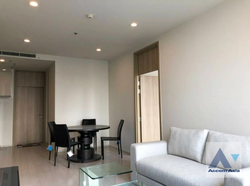 unit 2 Bedrooms  Condominium For Sale in Ploenchit, Bangkok  near BTS Ploenchit (AA38834)