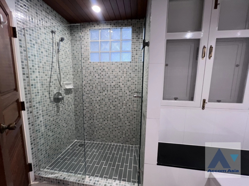 21  3 br Apartment For Rent in Sukhumvit ,Bangkok BTS Phrom Phong at Good maintained AA38842