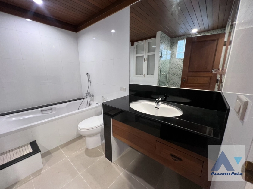 17  3 br Apartment For Rent in Sukhumvit ,Bangkok BTS Phrom Phong at Good maintained AA38842