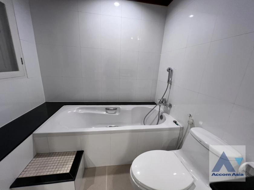 19  3 br Apartment For Rent in Sukhumvit ,Bangkok BTS Phrom Phong at Good maintained AA38842