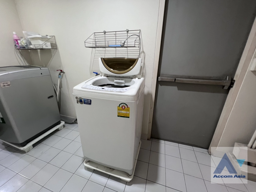 24  3 br Apartment For Rent in Sukhumvit ,Bangkok BTS Phrom Phong at Good maintained AA38842