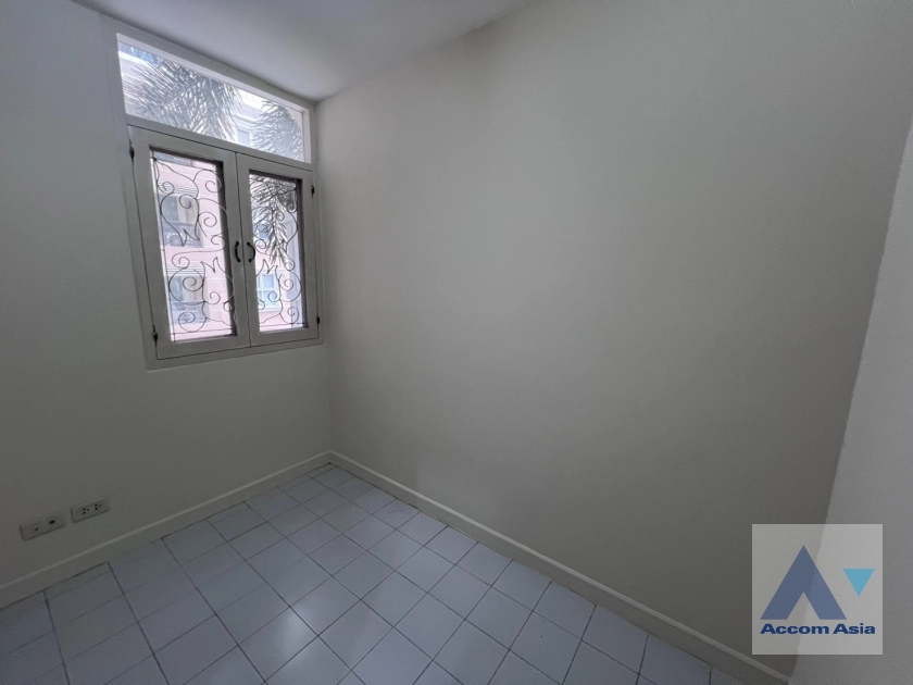 16  3 br Apartment For Rent in Sukhumvit ,Bangkok BTS Phrom Phong at Good maintained AA38842