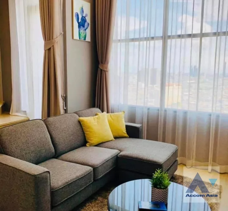 unit 1 Bedroom  Condominium For Rent in Sathorn, Bangkok  near BTS Chong Nonsi (AA38845)